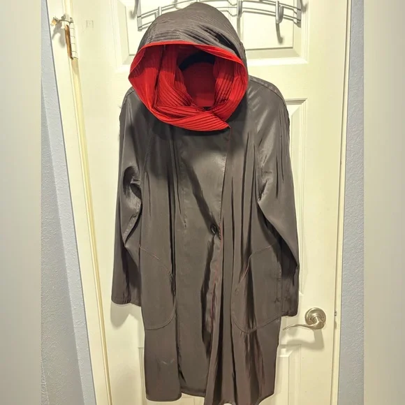 Mycra Pac Black/Red Donatella Reversible Hooded Jacket - Picture 8 of 8